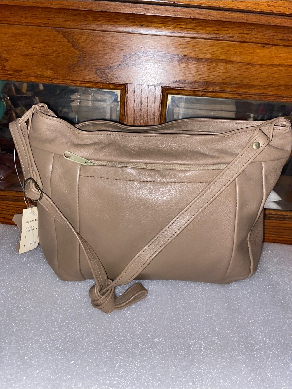 NWT Chandlers Fine Leather Neutral Taupe Crossbody Bag